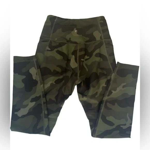 Old Navy Camo PowerSoft Leggings - Picture 4 of 6